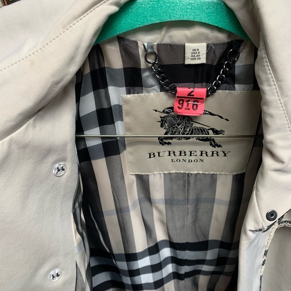 Burberry coat - Picture 3 of 4